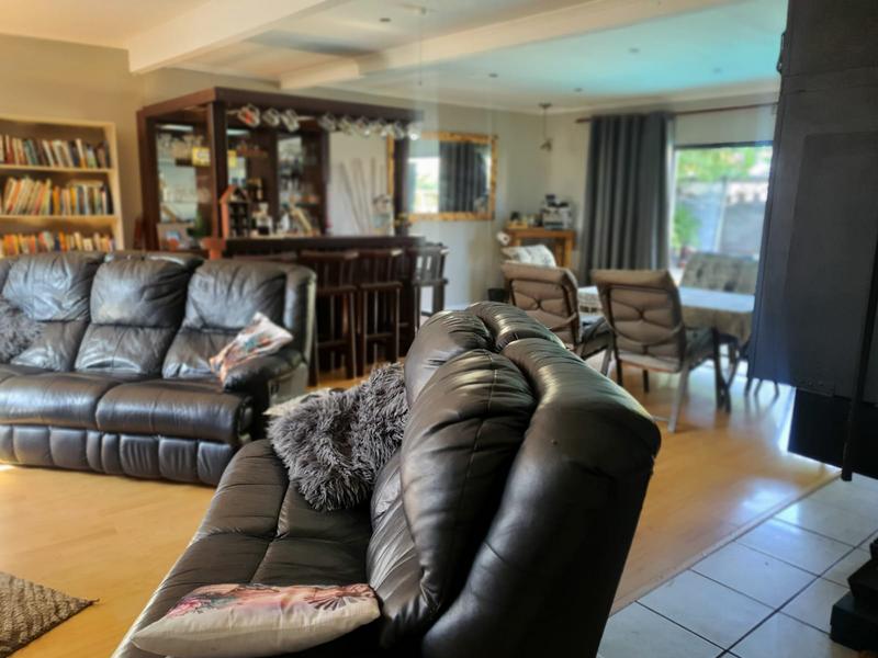 5 Bedroom Property for Sale in Parow North Western Cape